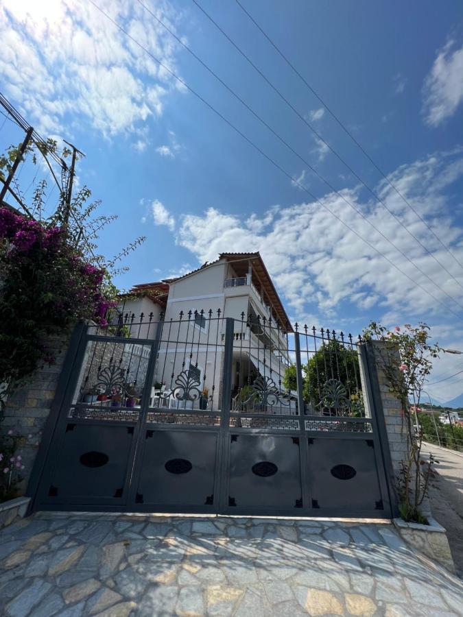 Amazing Familiar Apartments And Rooms Sarandë Exteriör bild