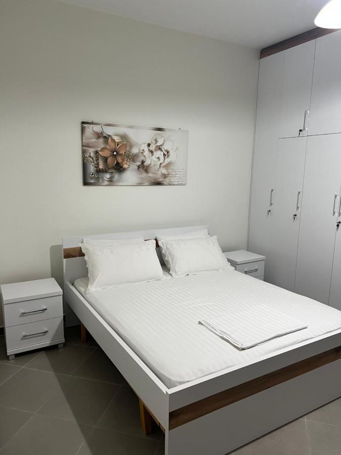 Amazing Familiar Apartments And Rooms Sarandë Exteriör bild
