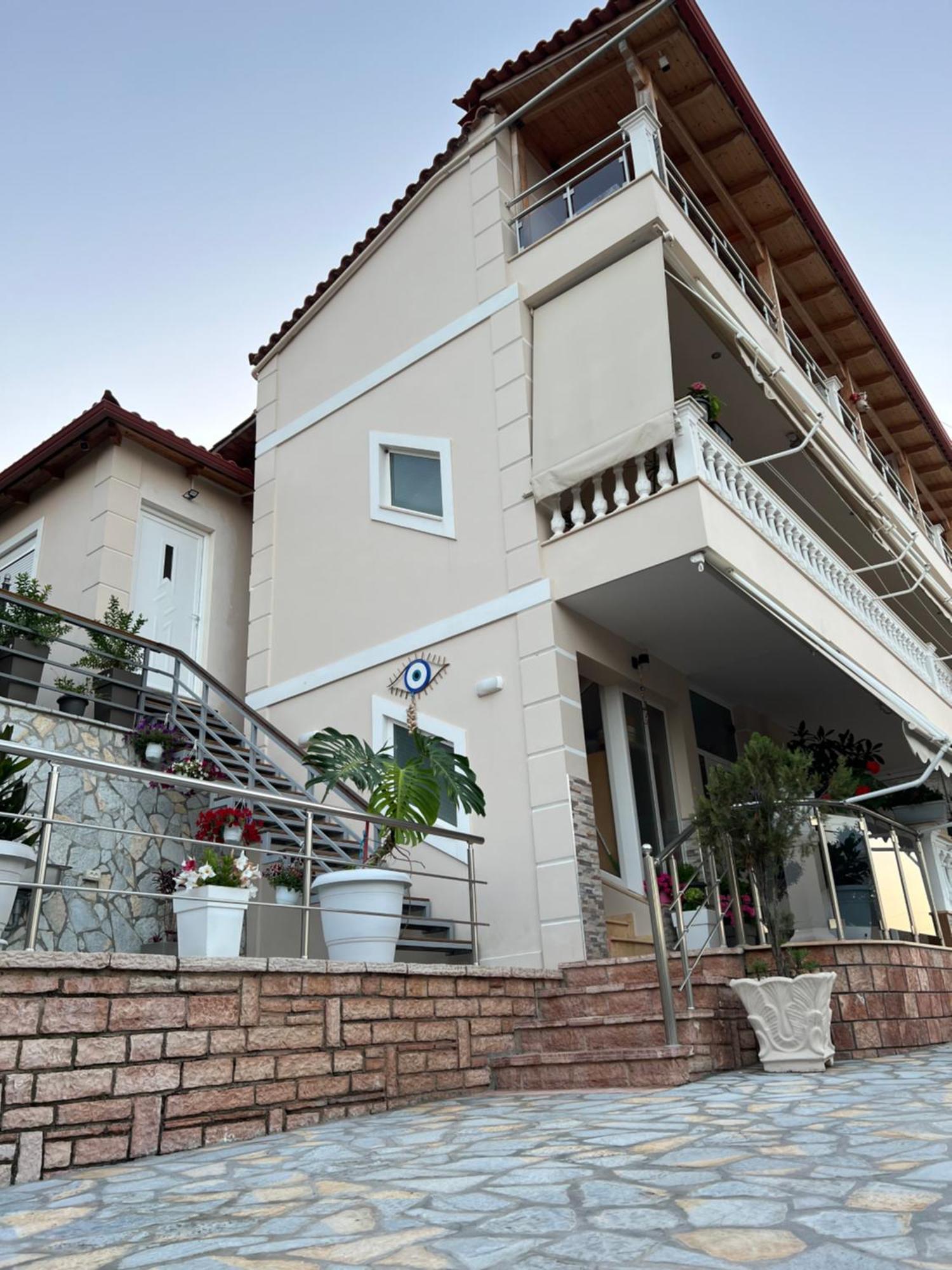 Amazing Familiar Apartments And Rooms Sarandë Exteriör bild