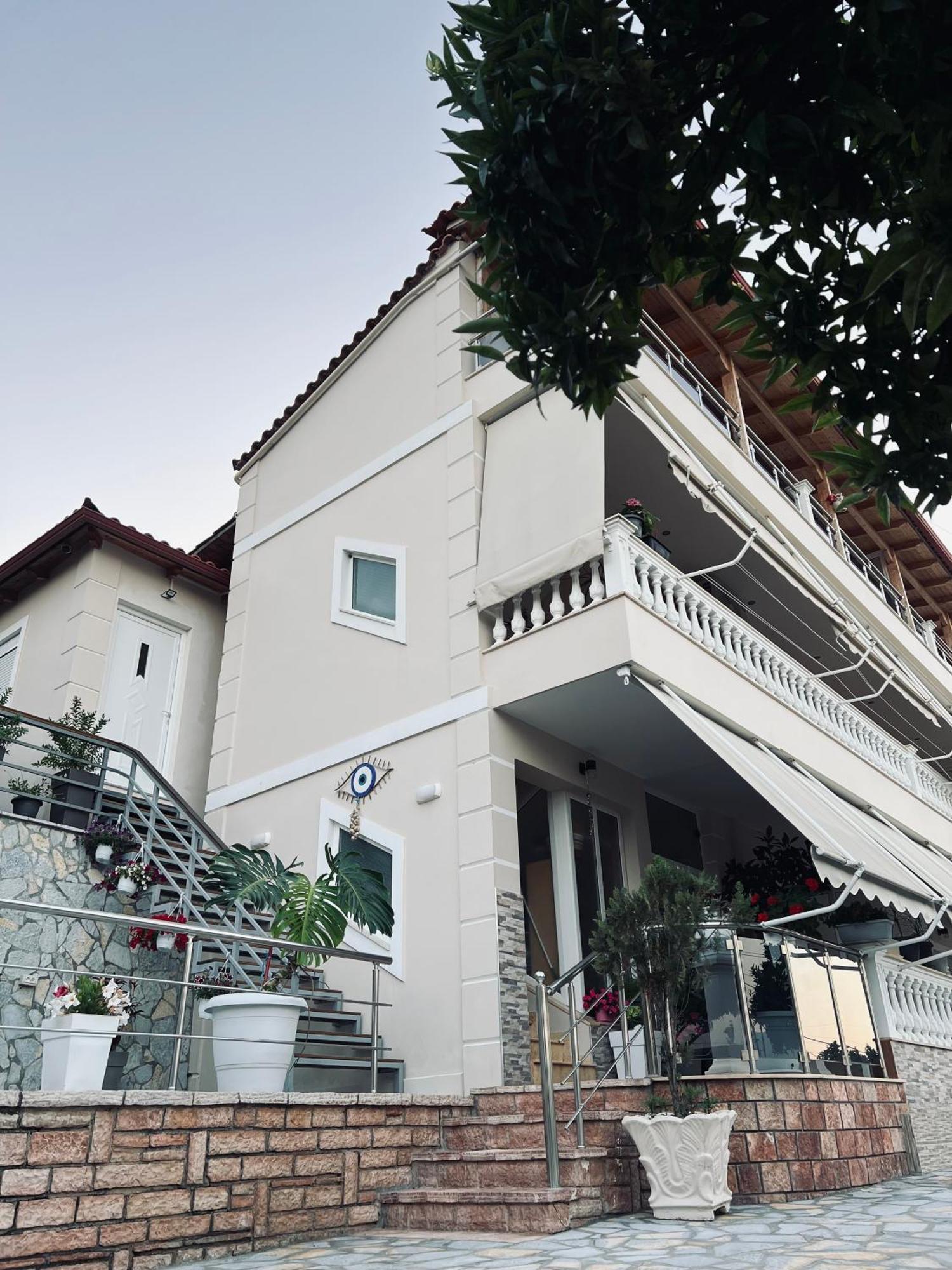 Amazing Familiar Apartments And Rooms Sarandë Exteriör bild