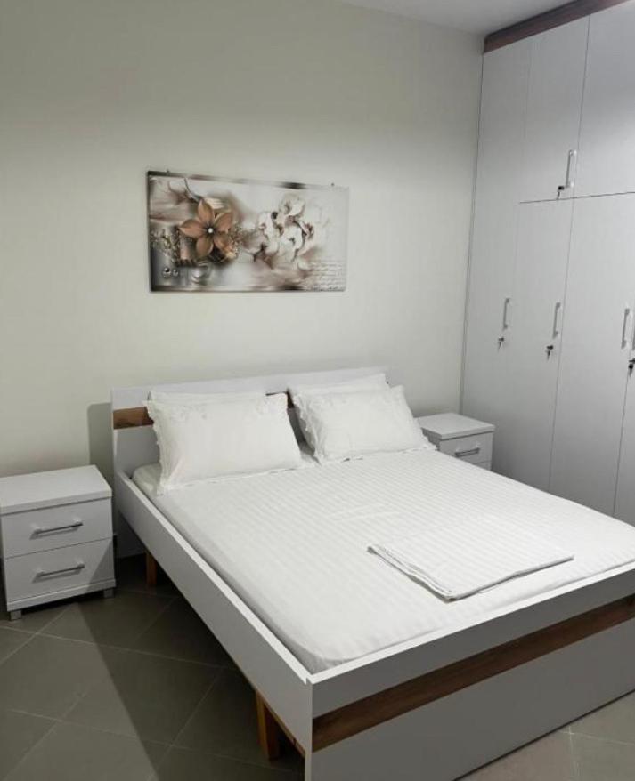 Amazing Familiar Apartments And Rooms Sarandë Exteriör bild