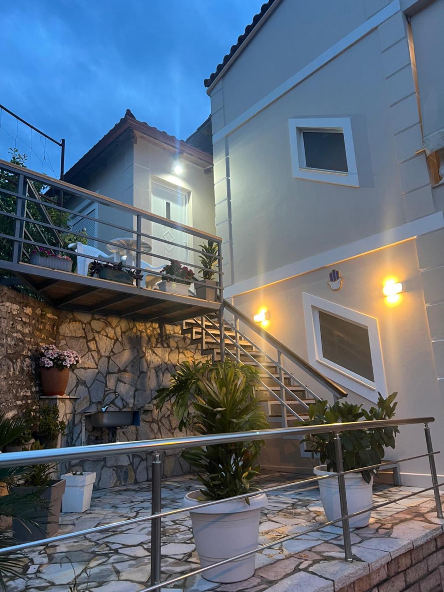 Amazing Familiar Apartments And Rooms Sarandë Exteriör bild